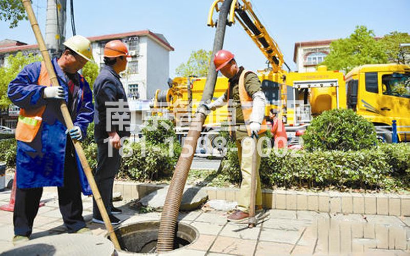214宁海路小区抽污水
