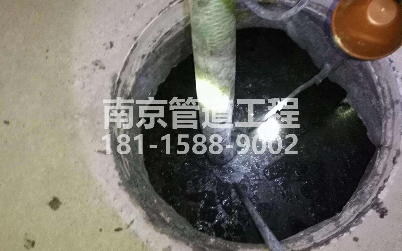 216宁海路清理化粪池