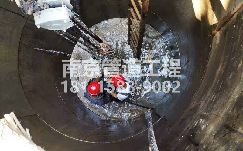 242宁海路污水池清理