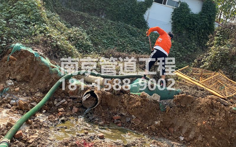 263宁海路工地化粪池清理