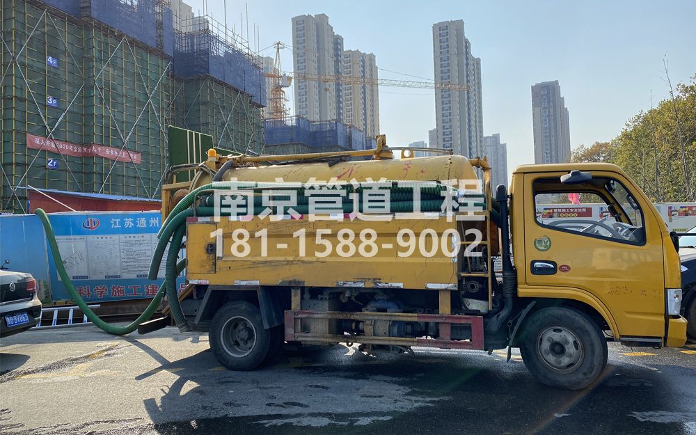 265宁海路建筑工地抽粪