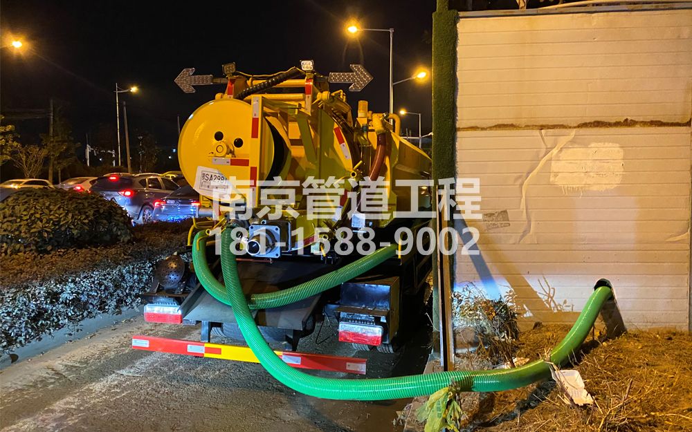 266宁海路临时工地抽粪