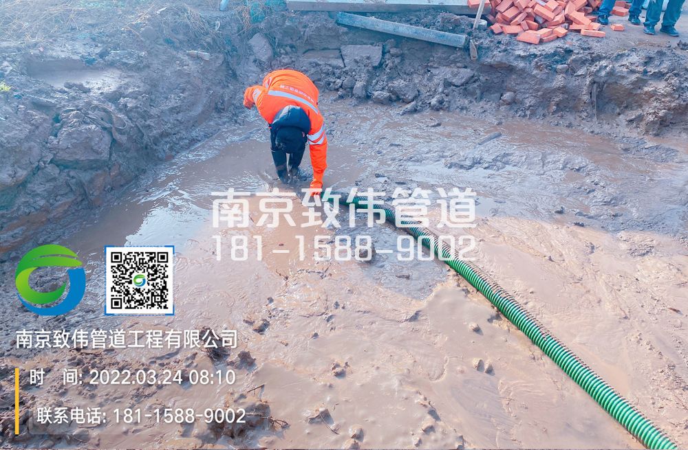 宁海路工地泥浆清理